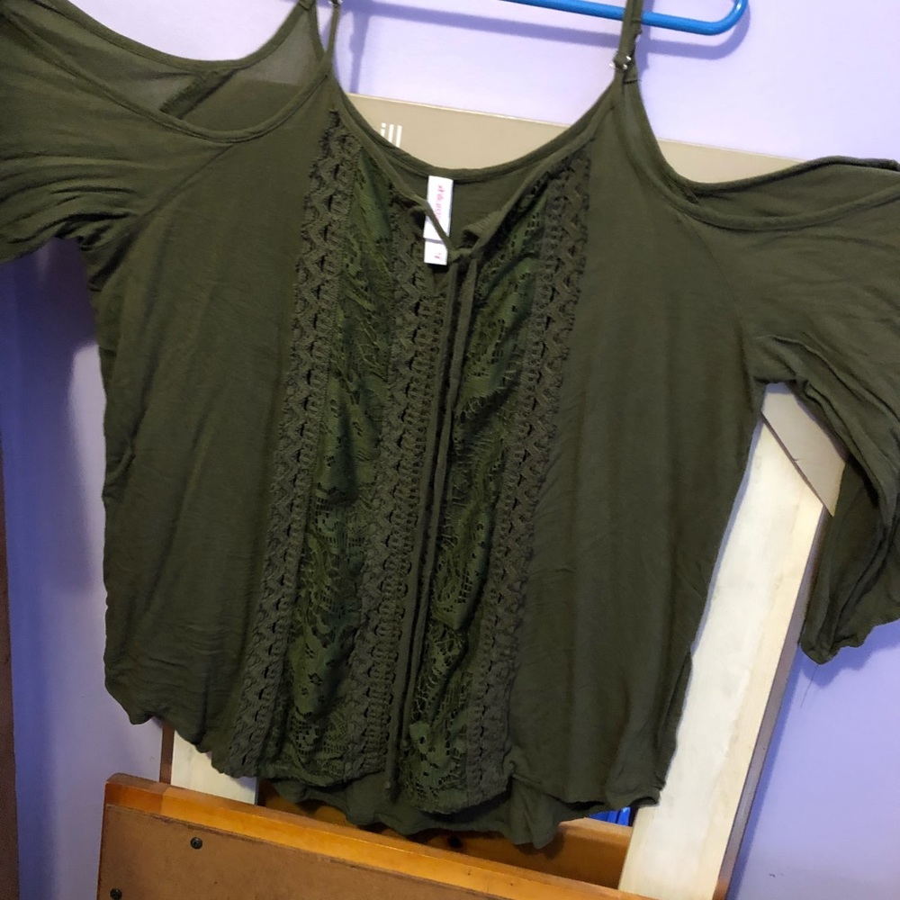 NWOT Green cold shoulder top.